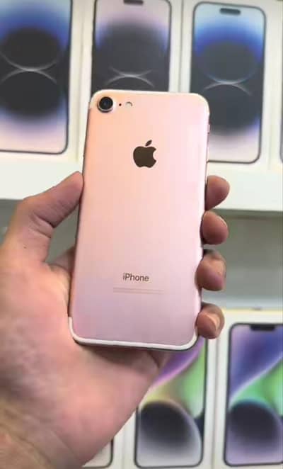 IPhone 7 128 gb 75 original battery health. Finger kai andar dust gai