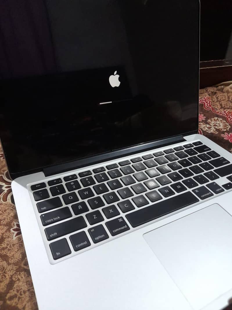 Macbook pro 2014 model  memory 512gb 0