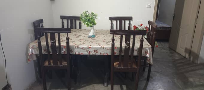 DINING TABLE FOR FAMILY