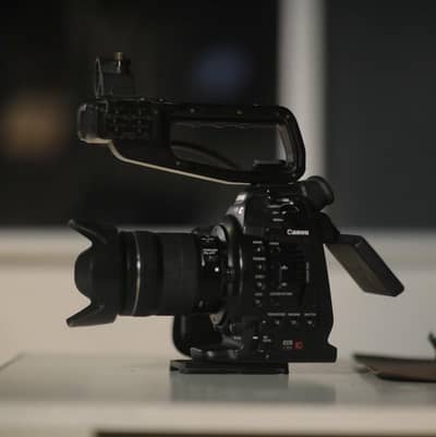 Canon C100 (DualPixel Autofocus)