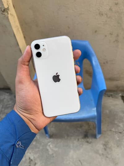 iphone 11- 64 GB  10/10 condition
