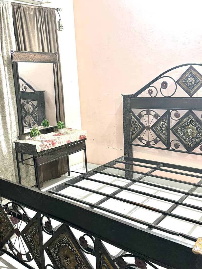 bed with dressing table 1