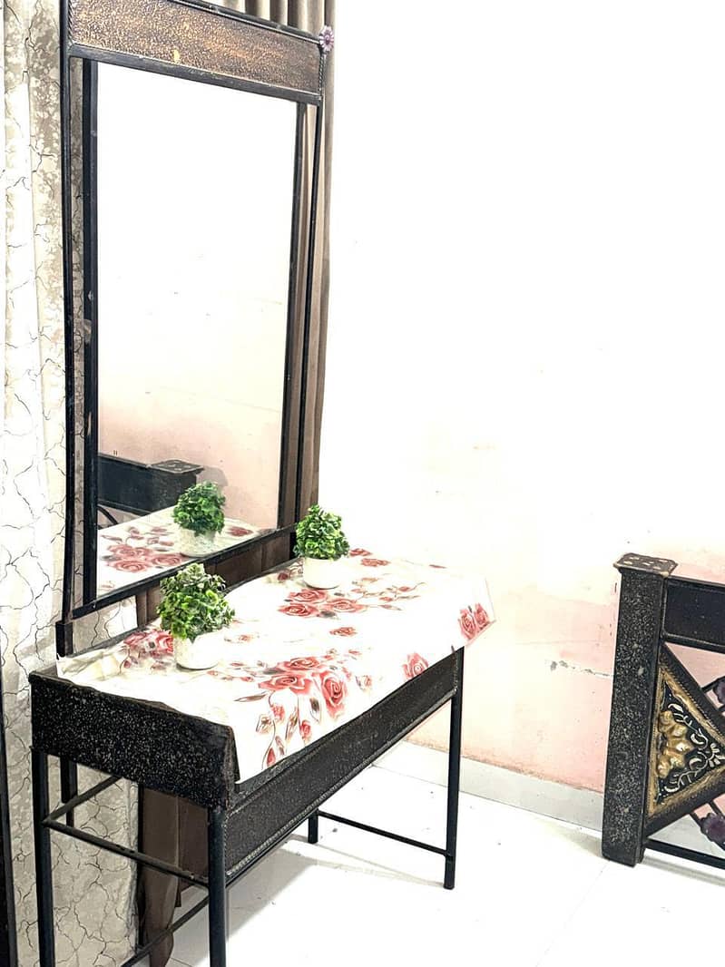 bed with dressing table 2