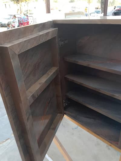 Modern Washroom Cabinet for Sale – Excellent Condition