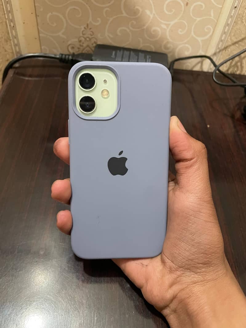 iPhone 12 mini 4
