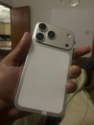 iphone Xr converted into 17 pro