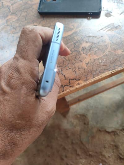 Xiaomi 12. saf condition official pta box with charger back damage