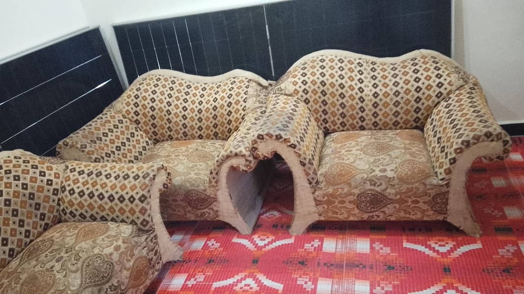 2 sofa sets 0