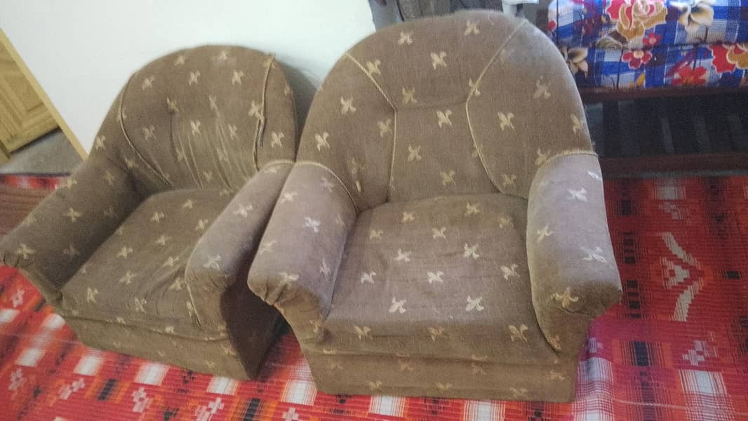 2 sofa sets 1