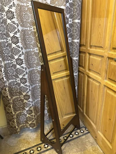 Mirror With Stand