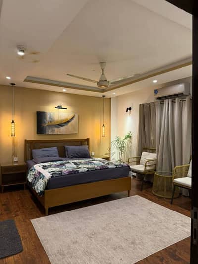 2 BED LUXURY FURNISHED APARTMENT FOR RANT IN GULBERG GREEN