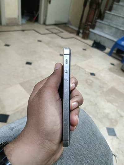 iPhone 5s Grey | PTA Approved | Best for Basic Use