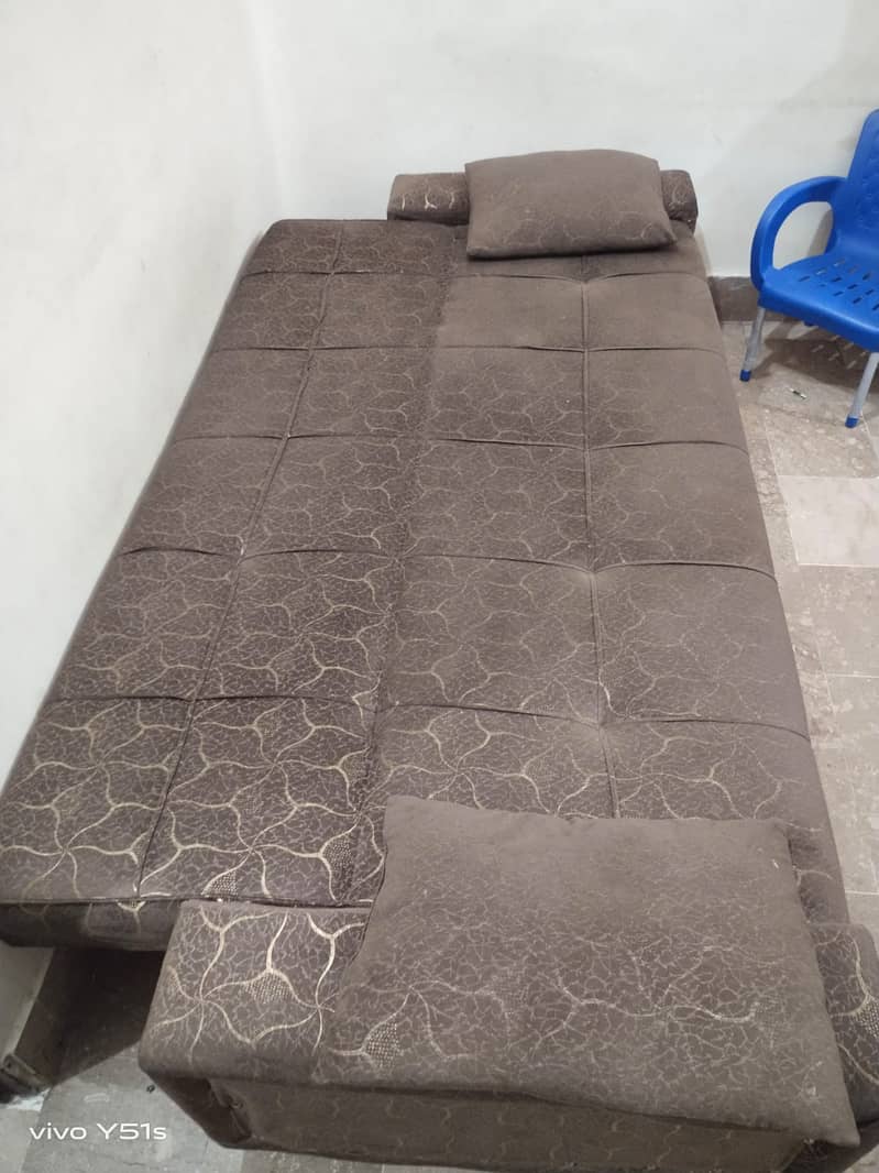 Sofa Combed 3 seater. 5