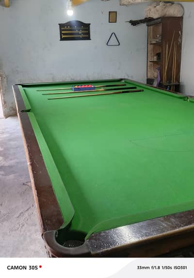 SNOOKER TABLE 6 BY 12.