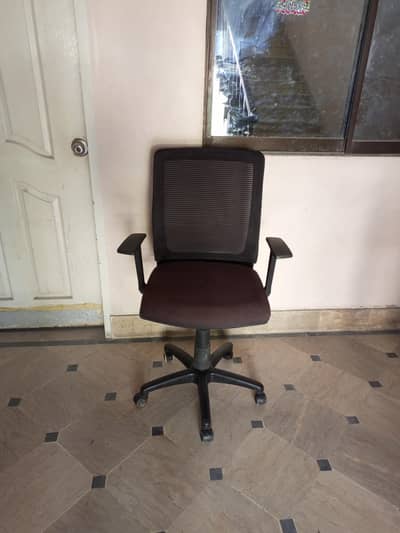 good condition office chair