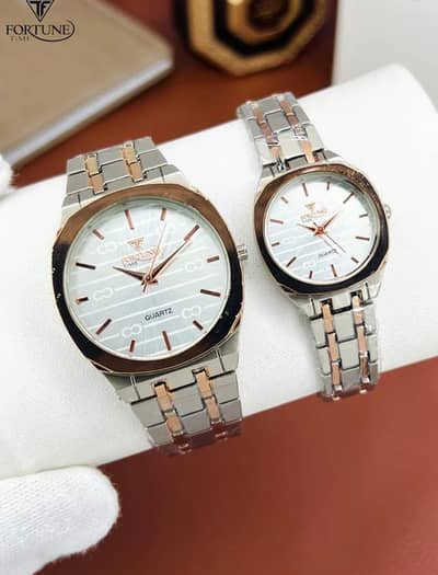 WOMWN AND MEN GIFT WATCHES