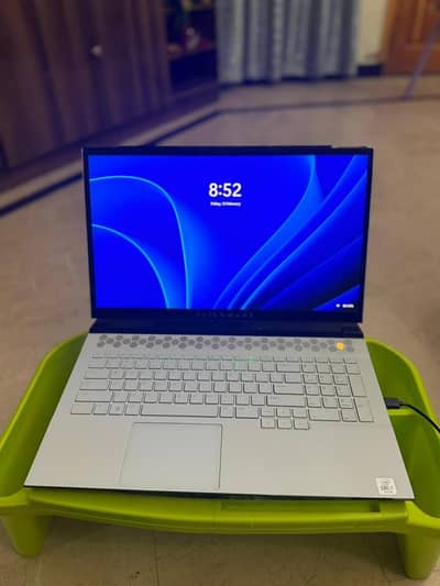 Dell Alienware M17 | Core i7 | RTX 2080 Super | High-End Gaming Beast