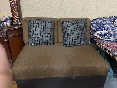 L shape 7 seater sofa used condition with 7 cussion
