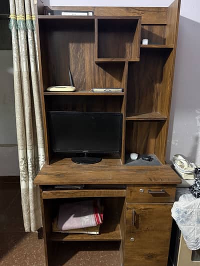 New computer table for sale