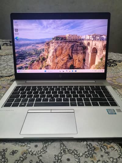 HP Elitebook G5  (i5 8 Gen)