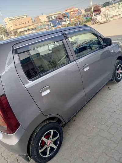 Suzuki wagonr 2018 2 poice tuching Baki janein