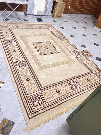 Large size rug/kaleen