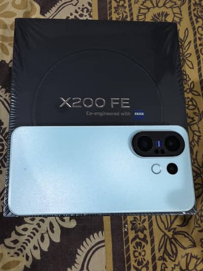 Vivo X200FE