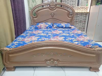 bed/Wooden bed/ king size bed