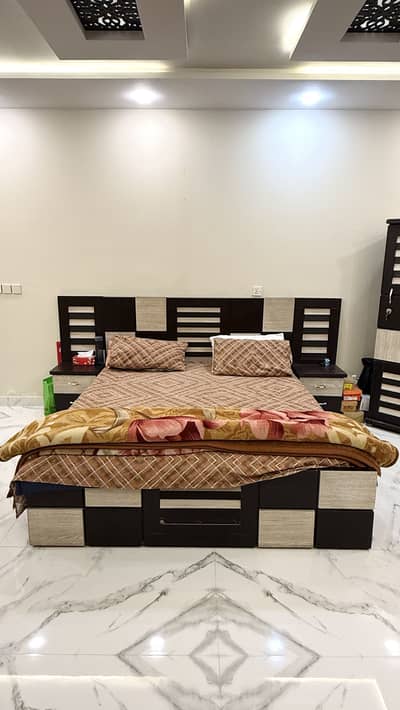 KING BED WITH SIDE TABLES AND EXTRA LARGE DRESSING TABLE WITH MIRROR