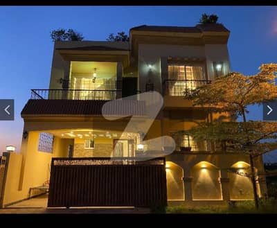 Stunning 7 Marla House with Modern Design Available for Rent