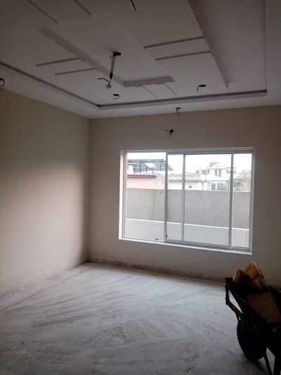 20 Marla Brand new 4th floor building