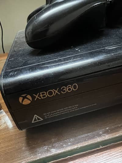 X box 360 E slim original with 500 gb HDD
