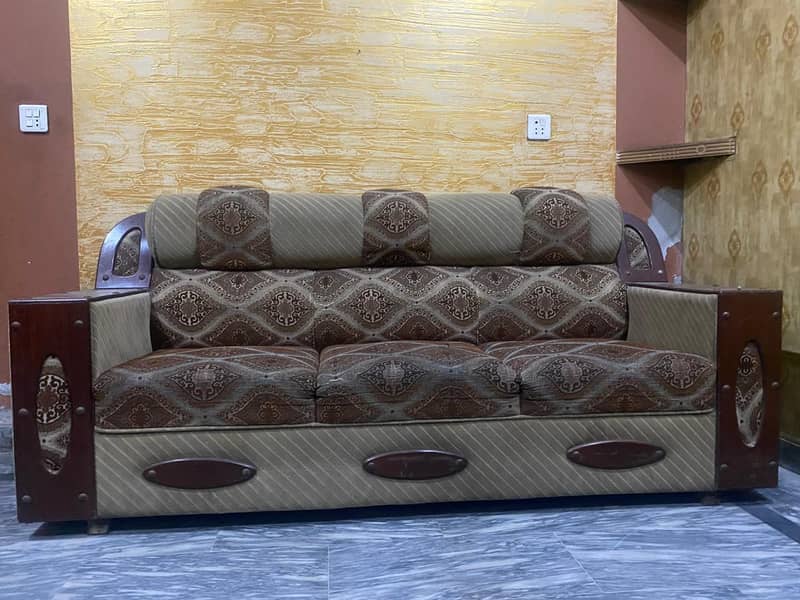 Sofa set Available. . . 0