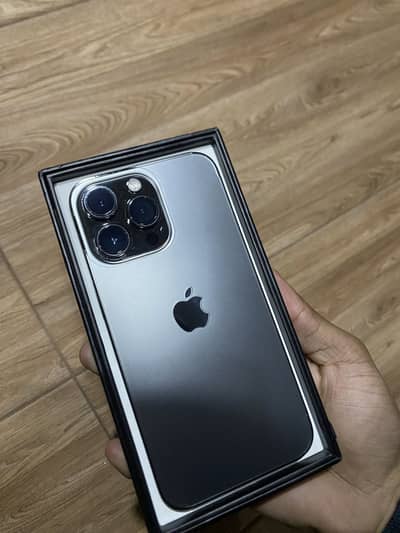 iPhone 13 pro Factory Unlock With Box