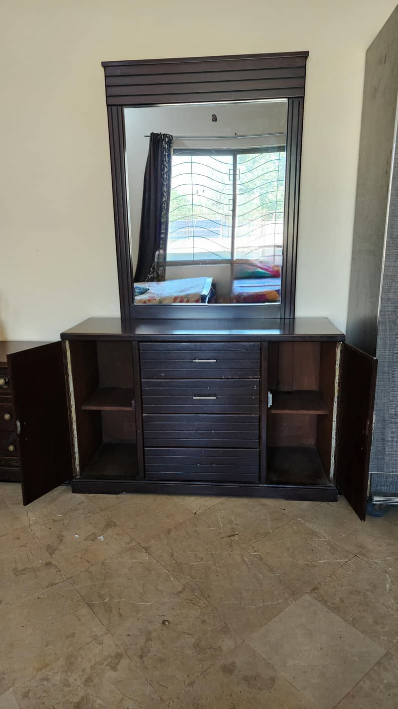 dressing table 2