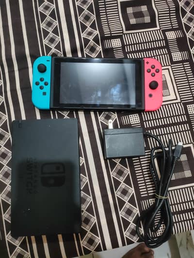 Nintendo Switch  V2 jailbroken with accessories