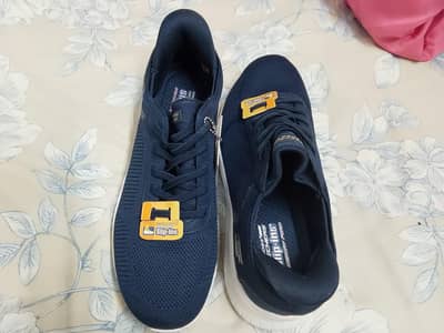 sketchers casual shoes