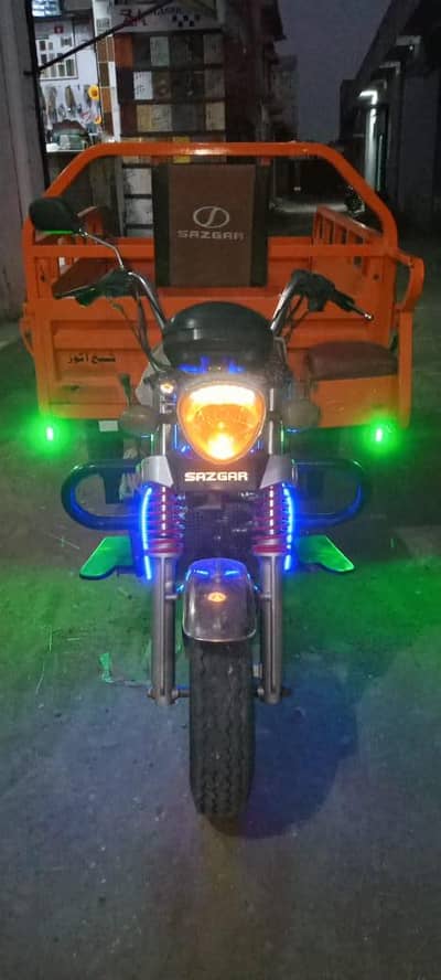 loder for sale only 6 month use bki GR py khra rha