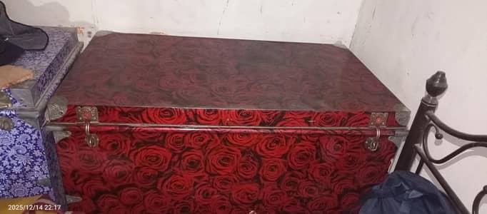 Printed heavy and big size Trunk (Sandooq)