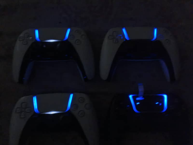 PS5 controllers 1