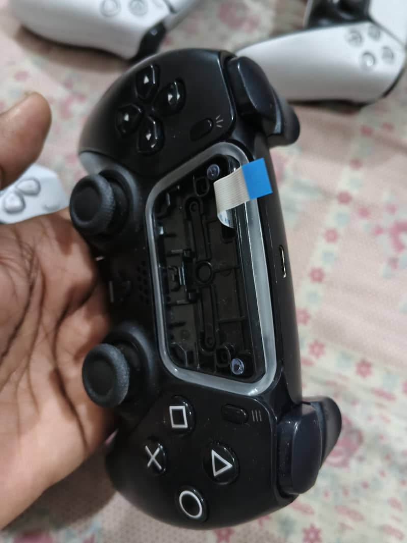 PS5 controllers 8
