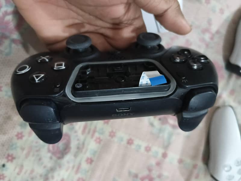 PS5 controllers 9