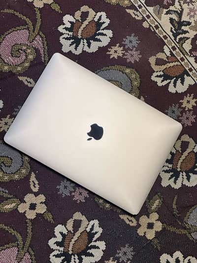 Apple MacBook Air M1,2020