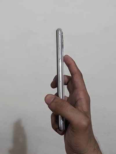 Iphone 11 pro max 256gb pta aprooved