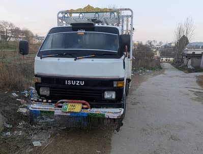 Isuzu loader