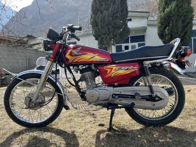 Honda 125 ( 2021 Model ) 10/10 Condition Marcha possible with 150 Bike