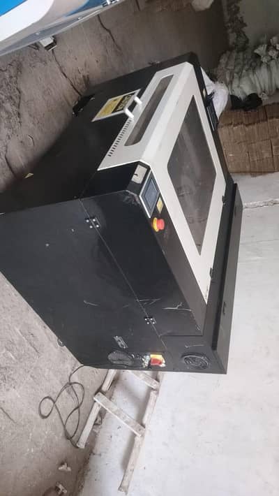 laser cutting machine