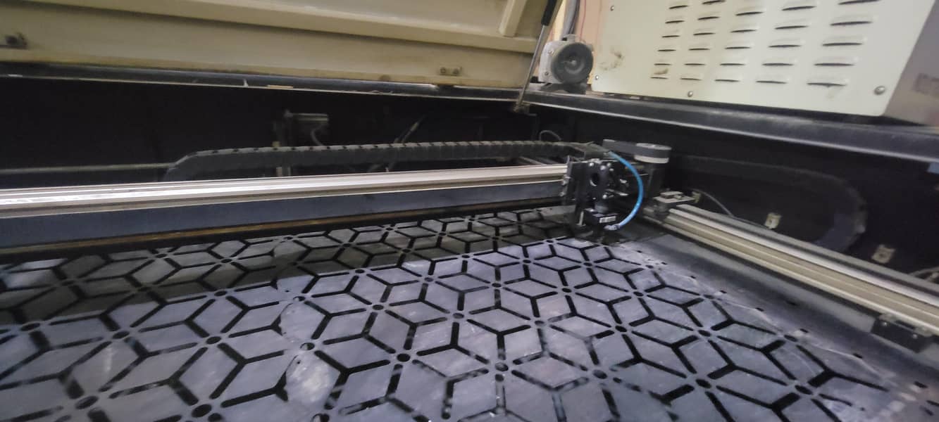 laser cutting machine 2