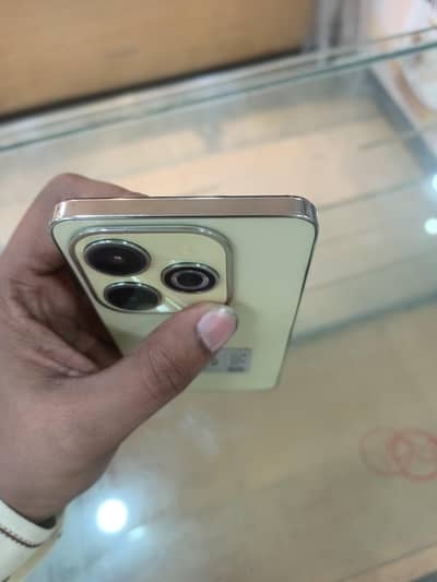 Infinix Hot 40i 4+4GB rom  128gb ram