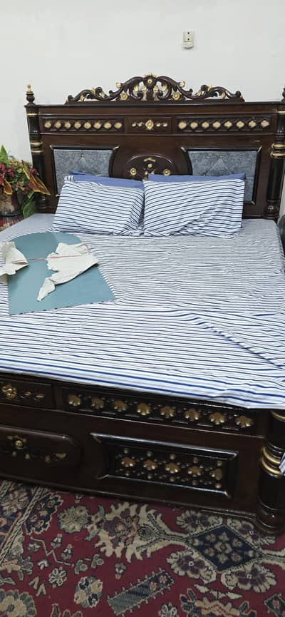 Kingsize Bedset with dressing and sidetables